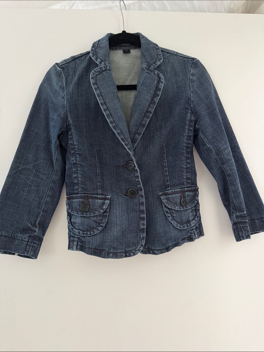 Express Women's Washed Denim Blazer Jacket in Dark Blue. Cropped sleeves